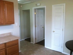 302 S 2nd St, Unit B in Hammonton, NJ - Building Photo - Building Photo