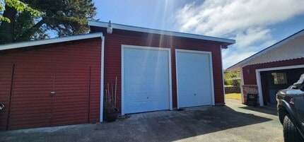 1525 Salmon Ave in Mckinleyville, CA - Building Photo - Building Photo