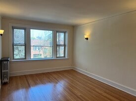 2047-2049 W Berwyn Ave in Chicago, IL - Building Photo