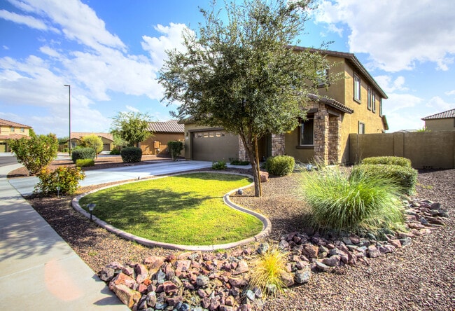 911 E Zesta Ln in Gilbert, AZ - Building Photo - Building Photo