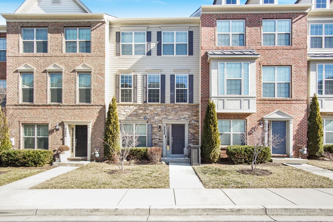 9408 Smithview Pl in Lanham, MD - Building Photo