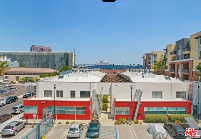 property at 130 S Hewitt St