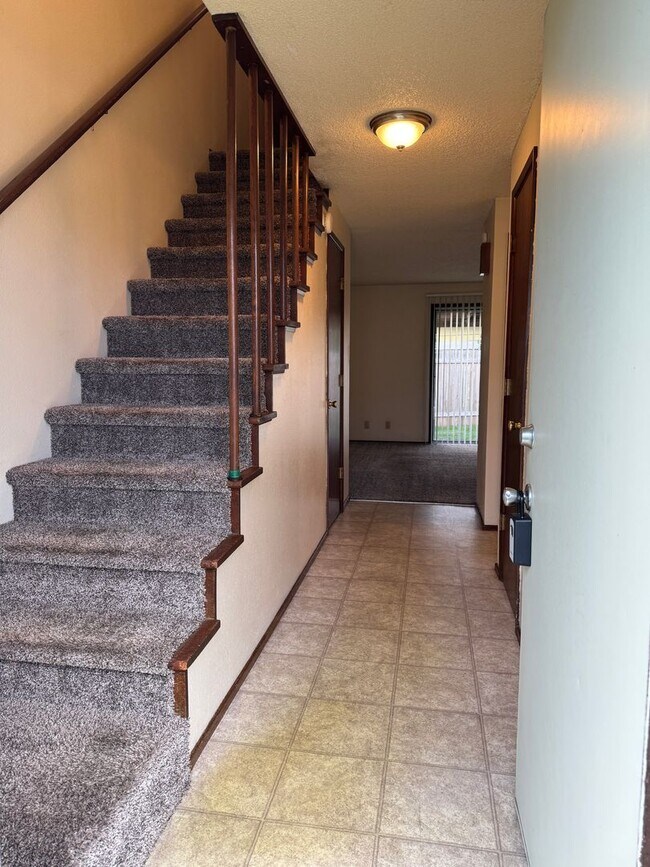 17 T St in Springfield, OR - Building Photo - Building Photo