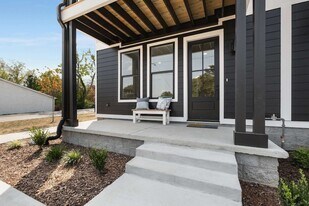 1806 Lischey Ave, Unit 2 in Nashville, TN - Building Photo