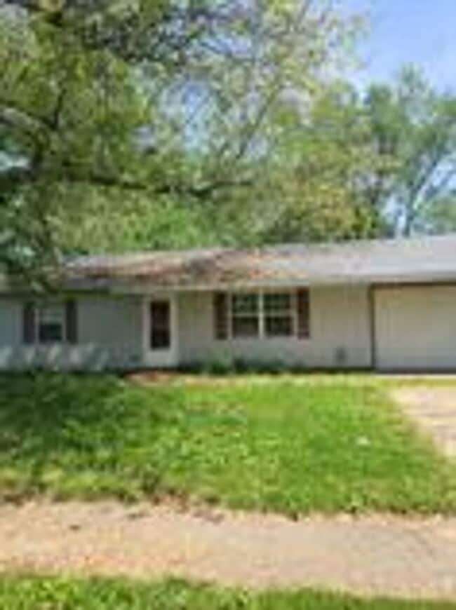 property at 610 Dogwood Dr