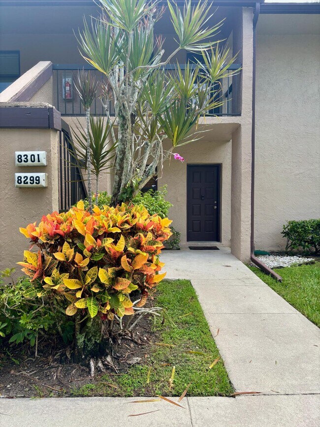 8299 Boca Glades Blvd E in Boca Raton, FL - Building Photo - Building Photo