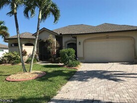 1624 SW 43rd Ln in Cape Coral, FL - Building Photo