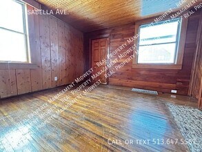 3738 Isabella Ave in Cincinnati, OH - Building Photo - Building Photo