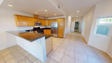 256 Elm Ave in Imperial Beach, CA - Building Photo - Building Photo