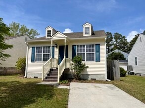 624 Varsity Dr in Wilmington, NC - Building Photo - Building Photo