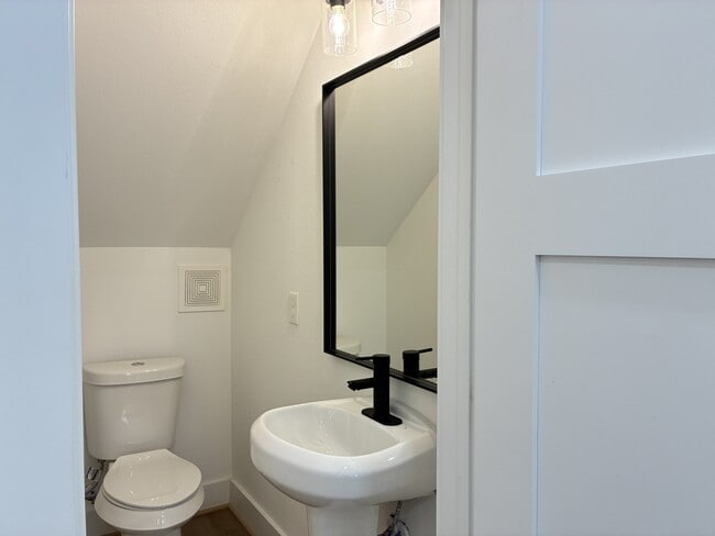 property at 1404 E 31st St