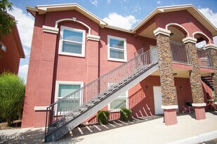8685 N Loop Dr in El Paso, TX - Building Photo