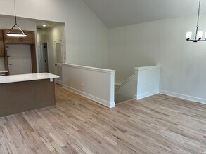 3025 W Ainslie St, Unit 2 in Chicago, IL - Foto de edificio - Building Photo