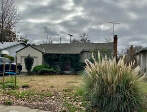 5966-5911 11th Ave in Sacramento, CA - Building Photo - Building Photo