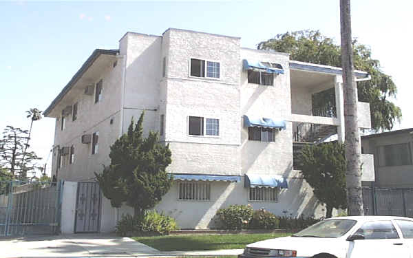 14323 Haynes St in Van Nuys, CA - Building Photo - Building Photo