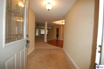 101 Vineland Pkwy Dr in Vine Grove, KY - Building Photo - Building Photo