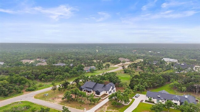 123 Carousel Ln in Driftwood, TX - Foto de edificio - Building Photo