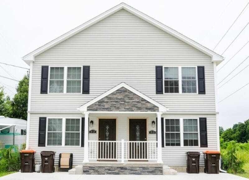 82 Rowley St in Agawam, MA - Building Photo