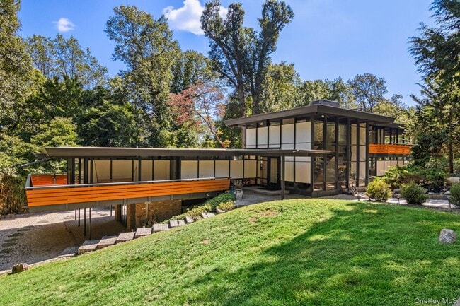 property at 8 Dolphins Rise