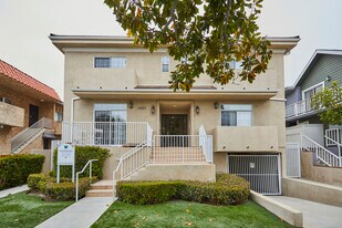 3662 Clarington Ave in Los Angeles, CA - Building Photo