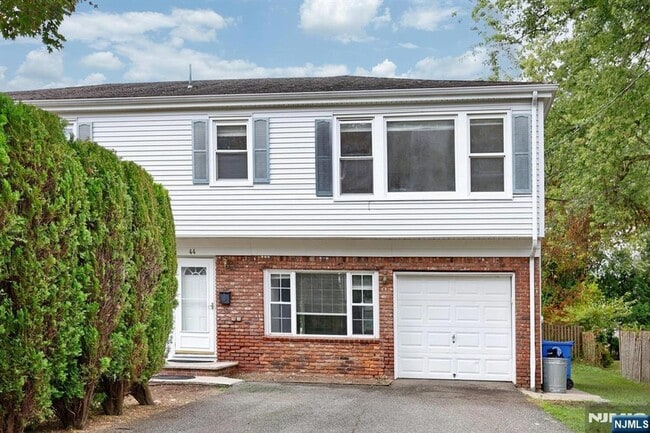 44 Davenport Ave in Tenafly, NJ - Building Photo - Building Photo
