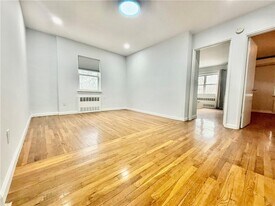82 Bay 17th St in Brooklyn, NY - Building Photo