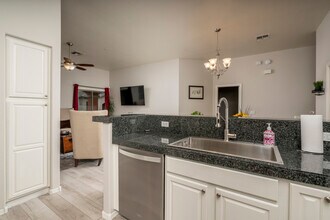 2550 E Deer Valley Dr in Phoenix, AZ - Building Photo - Building Photo