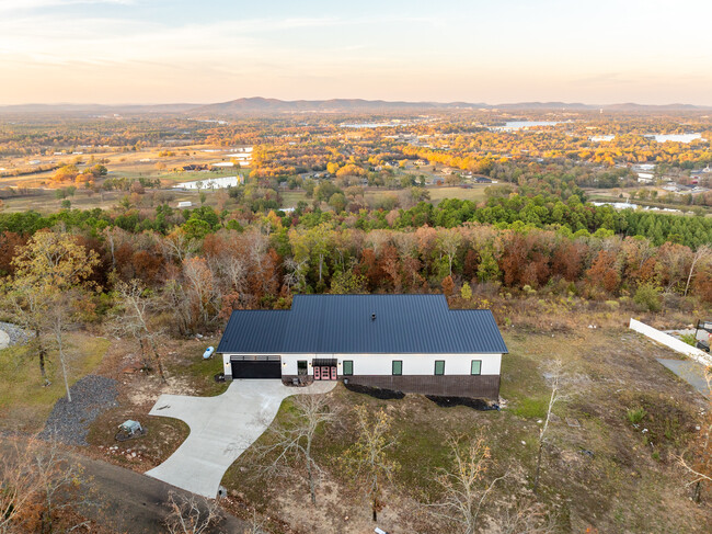 628 Mt Riante Rd in Hot Springs, AR - Building Photo - Building Photo