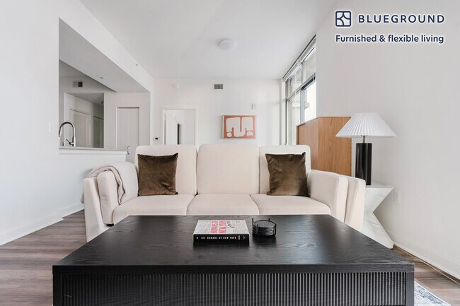 4918 St Elmo Ave in Bethesda, MD - Building Photo - Building Photo