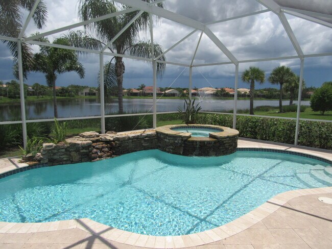9224 Astonia Way in Ft. Myers, FL - Building Photo - Building Photo