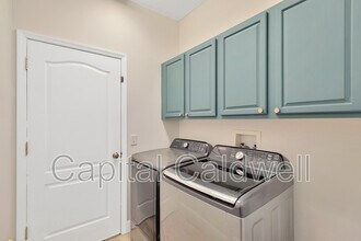 19246 Meadow Pine Dr in Tampa, FL - Building Photo - Building Photo