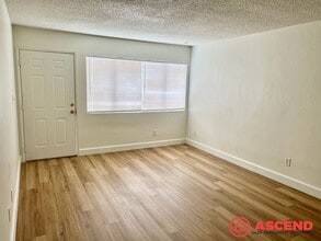 2209 Planz Road in Bakersfield, CA - Building Photo - Interior Photo