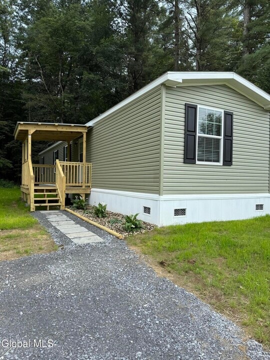 980 Murray Rd in Middle Grove, NY - Building Photo