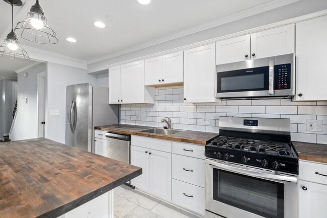 885 Jaydee Ave, Unit 4010 UNIT 1F in Dundalk, MD - Building Photo - Building Photo