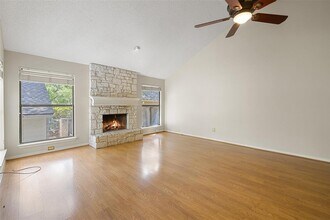 6400 Paintbrush Hollow in Austin, TX - Building Photo - Building Photo
