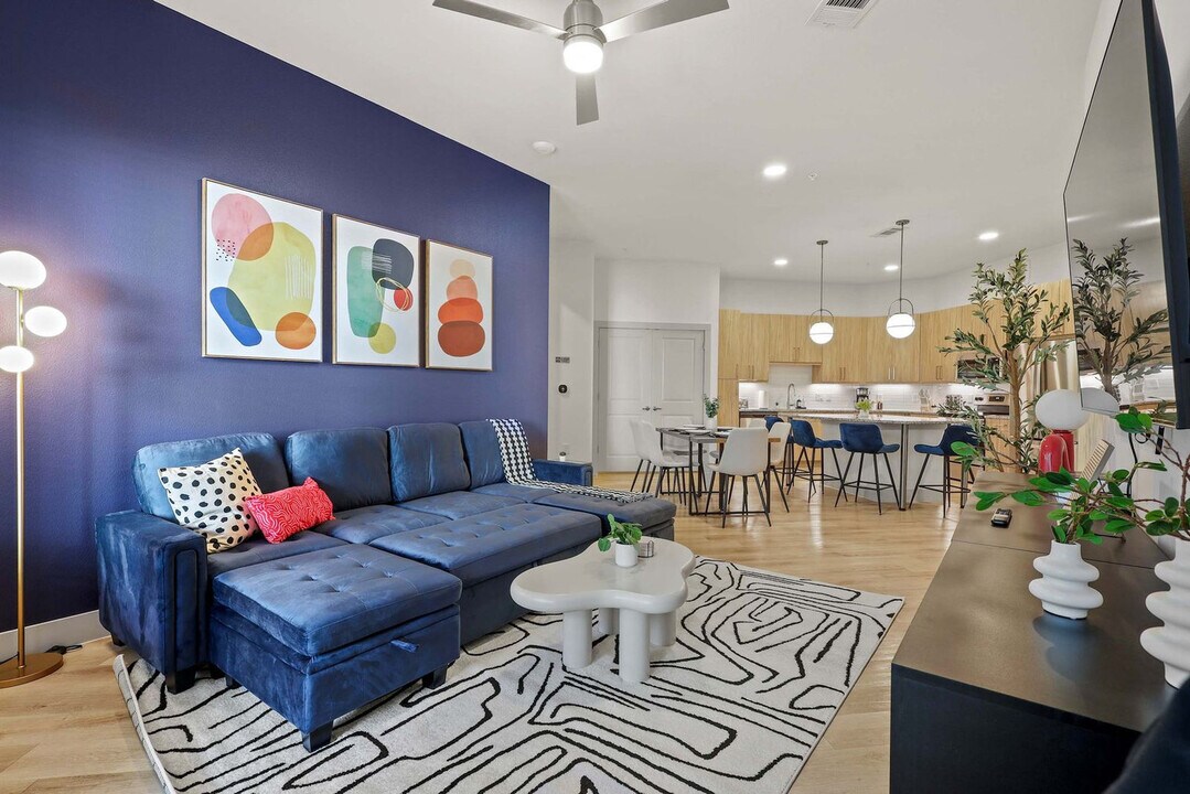 13701 Montfort Dr in Dallas, TX - Building Photo