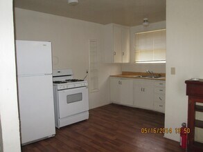 1605 St Clair St in Escalon, CA - Building Photo - Building Photo