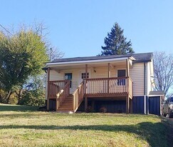 1471 E State St in Bristol, TN - Building Photo