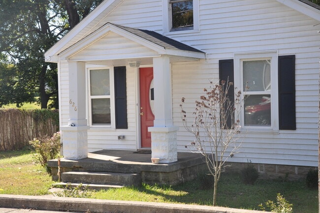 property at 626 Golfview Dr