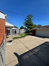21318 Parkway St in St. Clair Shores, MI - Building Photo - Building Photo