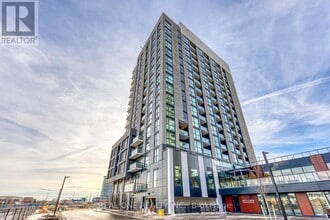 3071 Trafalgar Rd in Oakville, ON - Building Photo - Building Photo