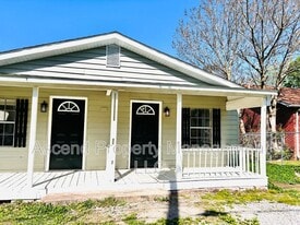 727 Henderson Ave in Rossville, GA - Building Photo