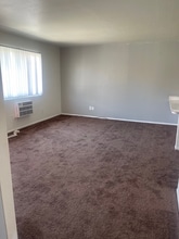 18335 Montezuma St, Unit 13 in Adelanto, CA - Building Photo - Building Photo