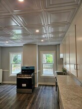 92 Bank St, Unit 1st Floor in North Attleboro, MA - Foto de edificio - Building Photo