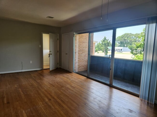 2905 W Mercury Blvd in Hampton, VA - Building Photo - Building Photo