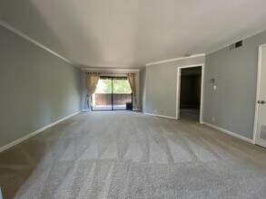 999 W Evelyn Ave in Sunnyvale, CA - Building Photo - Building Photo