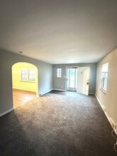 1118 Maple Ave in Verona, PA - Building Photo - Building Photo