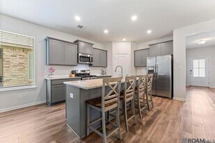 1215 Meridian Dr in Baton Rouge, LA - Building Photo