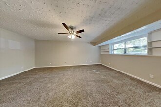 8030 Sumit Creek Dr NW in Kennesaw, GA - Building Photo - Building Photo