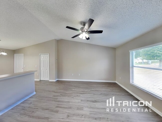938 Millenbeck Ave in Deltona, FL - Building Photo - Building Photo